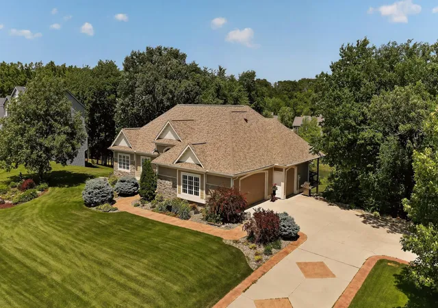 Photo 3 of Single family home for sale at 570 River Park Rd Se, Oronoco, MN 55960 | MLS# 7094311 | Listing updated on 2026-09-14