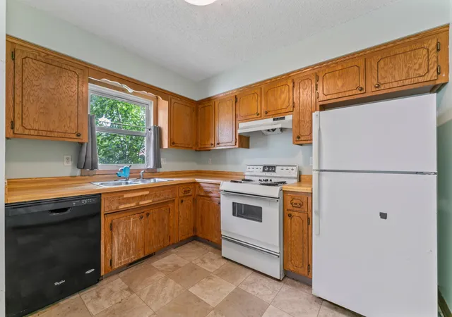 Photo 4 of Sale Pending at 2018 42nd Street NW, Rochester, MN 55901 | MLS# 7094607 | Listing updated on 2026-09-09