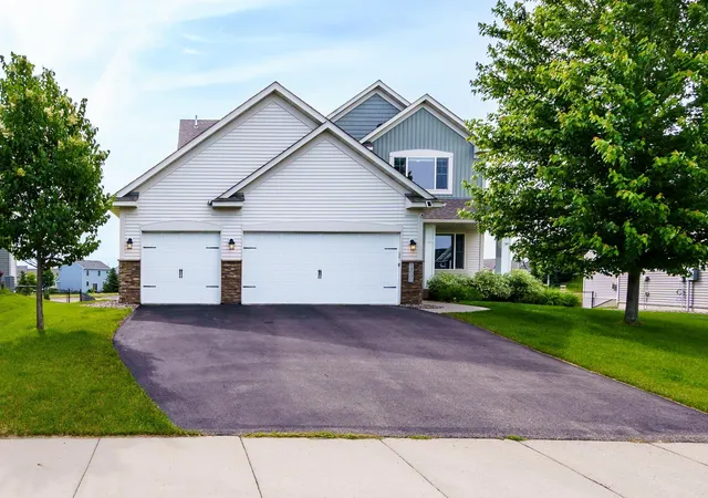 Photo 2 of Single family home for sale at 14000 Ashford Path, Rosemount, MN 55068 | MLS# 7094657 | Listing updated on 2026-09-09