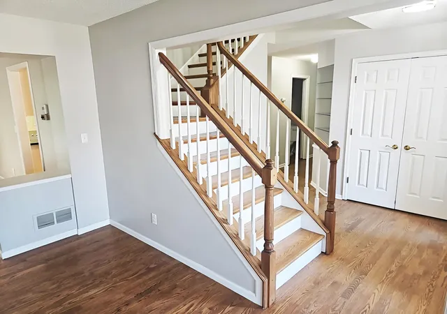Photo 3 of Single family home for sale at 8982 Hunters Trl, Saint Paul, MN 55125 | MLS# 7094781 | Listing updated on 2026-09-15