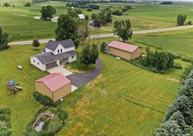 Photo 2 of Sale Pending at 42219 Highway 58 Blvd, Zumbrota, MN 55992 | MLS# 7095317 | Listing updated on 2026-09-11