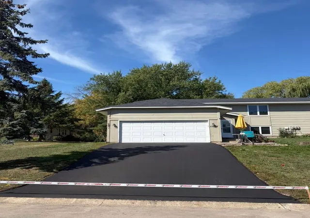 Townhouse for sale at 17627 Ionia Ct, Lakeville, MN 55044 | MLS# 7095365