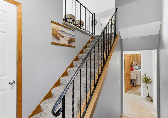 Photo 3 of Townhouse for sale at 17627 Ionia Ct, Lakeville, MN 55044 | MLS# 7095365 | Listing updated on 2026-09-15