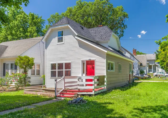 Photo 1 of Single family home for sale at 400 2nd Street Se, Austin, MN 55912 | MLS# 7095520 | Listing updated on 2026-09-11