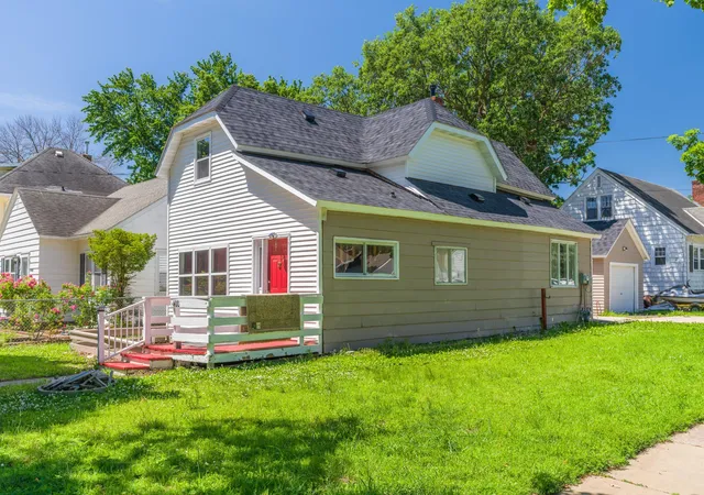Photo 2 of Single family home for sale at 400 2nd Street Se, Austin, MN 55912 | MLS# 7095520 | Listing updated on 2026-09-11