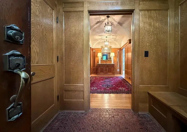 Photo 3 of Mansion for sale at 909 8th Street Sw, Rochester, MN 55902 | MLS# 7095655 | Listing updated on 2026-09-15