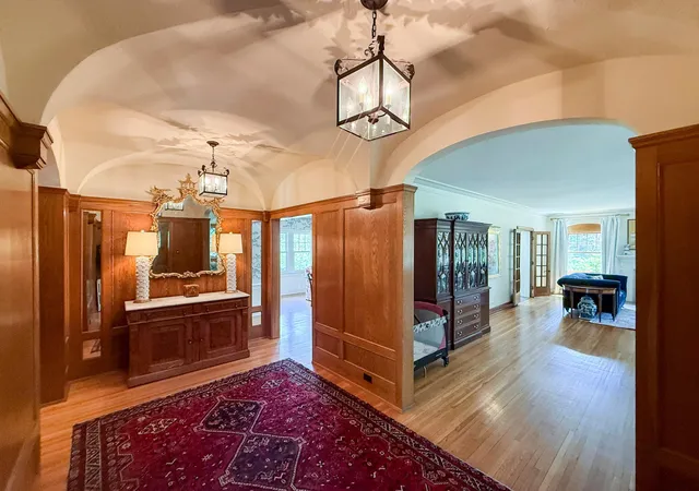 Photo 3 of Single family home for sale at 909 8th Street SW, Rochester, MN 55902 | MLS# 7095655 | Listing updated on 2026-09-15