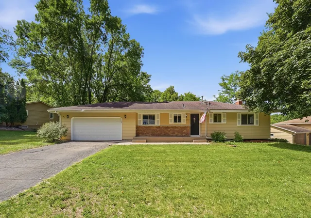 Photo 1 of Single family home for sale at 409 Harold Dr, Burnsville, MN 55337 | MLS# 7095883 | Listing updated on 2026-09-12