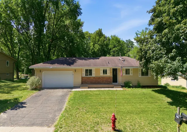 Photo 2 of Single family home for sale at 409 Harold Dr, Burnsville, MN 55337 | MLS# 7095883 | Listing updated on 2026-09-12
