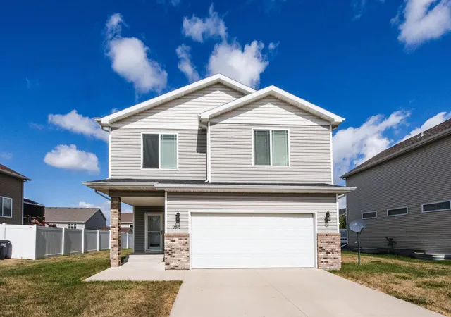 Photo 1 of Single family home for sale at 2613 56th Avenue S, Fargo, ND 58104 | MLS# 7096997 | Listing updated on 2026-09-29