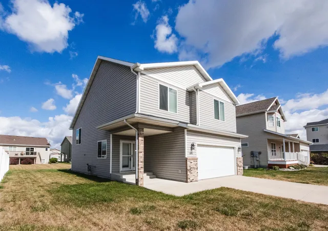 Photo 2 of Single family home for sale at 2613 56th Avenue S, Fargo, ND 58104 | MLS# 7096997 | Listing updated on 2026-09-29