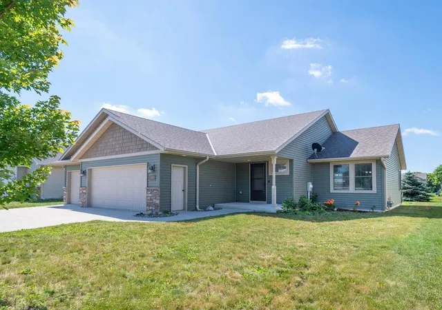 Photo 2 of Single family home for sale at 1180 Farmers Ln, Belle Plaine, MN 56011 | MLS# 7097593 | Listing updated on 2026-09-10