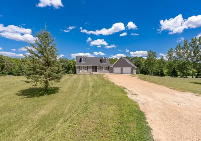 Photo 2 of Single family home for sale at 38653 Woodview Cir, Le Center, MN 56057 | MLS# 7098399 | Listing updated on 2026-09-11