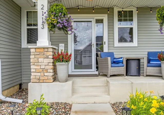 Photo 3 of Single family home for sale at 2113 Itasca Cir, Hugo, MN 55038 | MLS# 7098447 | Listing updated on 2026-09-10
