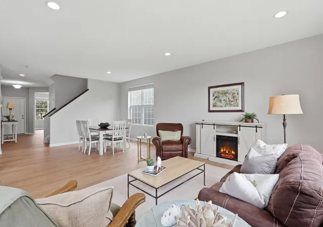 Photo 4 of Single family home for sale at 15652 Eddy Crk Way, Saint Paul, MN 55124 | MLS# 7098465 | Listing updated on 2026-09-10