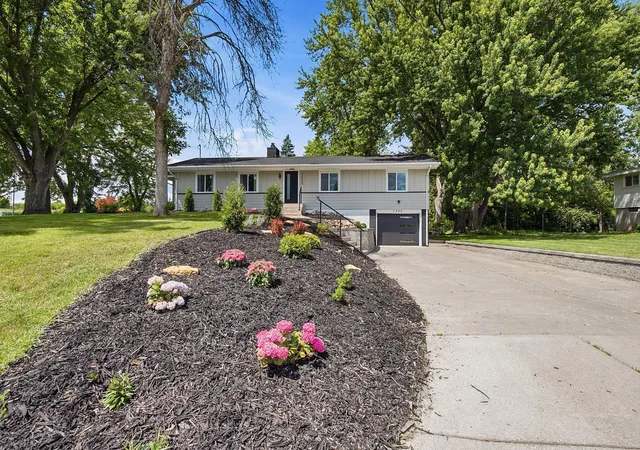 Photo 4 of Single family home for sale at 7840 Harold Ave, Minneapolis, MN 55427 | MLS# 7098956 | Listing updated on 2026-09-14