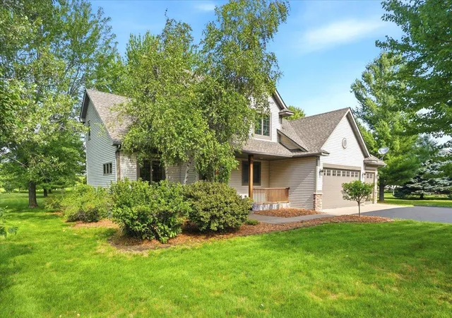 Photo 3 of Single family home for sale at 964 Fraser Ln, Hudson, WI 54016 | MLS# 7099308 | Listing updated on 2026-09-15