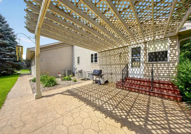 Photo 4 of Sale Pending at 26 Garden Ct, Lake City, MN 55041 | MLS# 7100006 | Listing updated on 2026-09-13