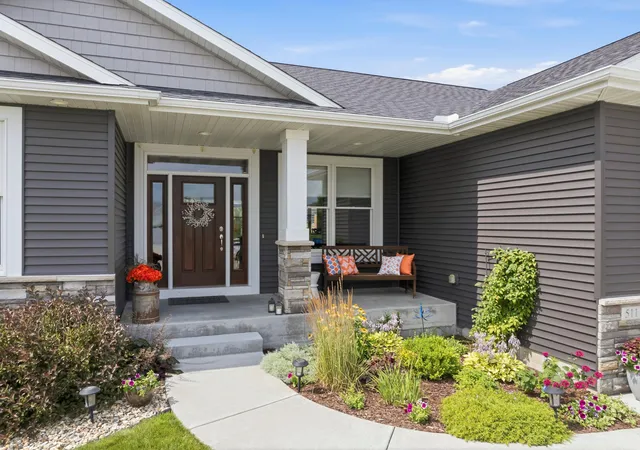 Photo 3 of Single family home for sale at 511 21st Place Ne, Kasson, MN 55944 | MLS# 7100205 | Listing updated on 2026-09-14
