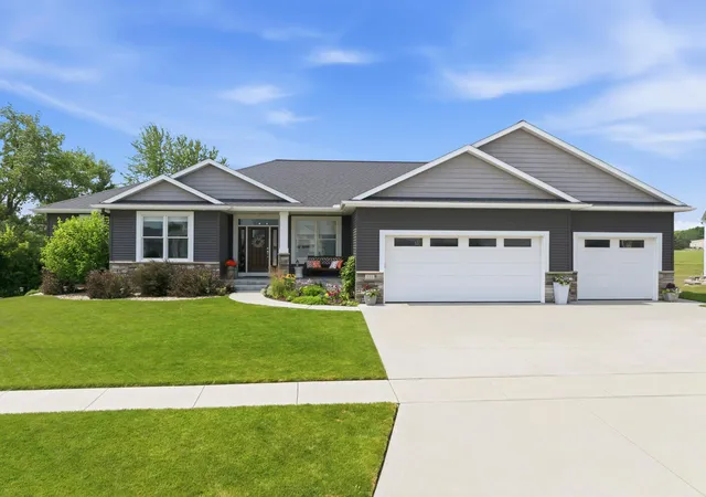 Photo 3 of Single family home for sale at 511 21st Place NE, Kasson, MN 55944 | MLS# 7100205 | Listing updated on 2026-09-14