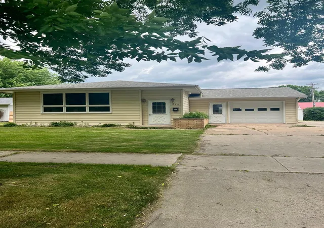 Photo 3 of Single family home for sale at 316 W 2nd Street, Madison, MN 56256 | MLS# 7100213 | Listing updated on 2026-09-11