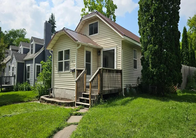 Photo 1 of Single family home for sale at 414 W Maple Ave, Fergus Falls, MN 56537 | MLS# 7100331 | Listing updated on 2026-09-15
