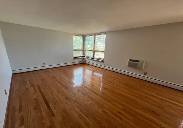 Photo 3 of Condo for sale at 2500 Blaisdell Ave #211, Minneapolis, MN 55404 | MLS# 7100507 | Listing updated on 2026-09-15
