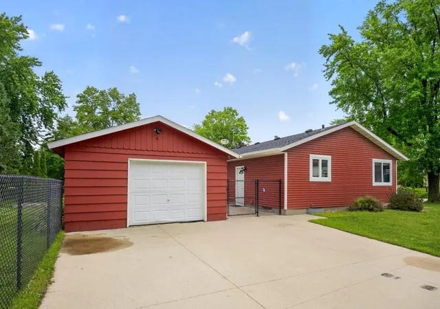 Photo 3 of Single family home for sale at 403 3rd Avenue Ne, Byron, MN 55920 | MLS# 7101093 | Listing updated on 2026-09-14
