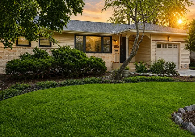 Photo 1 of Sale Pending at 3606 Woodbine Ln N, Minneapolis, MN 55429 | MLS# 7101289 | Listing updated on 2026-09-15