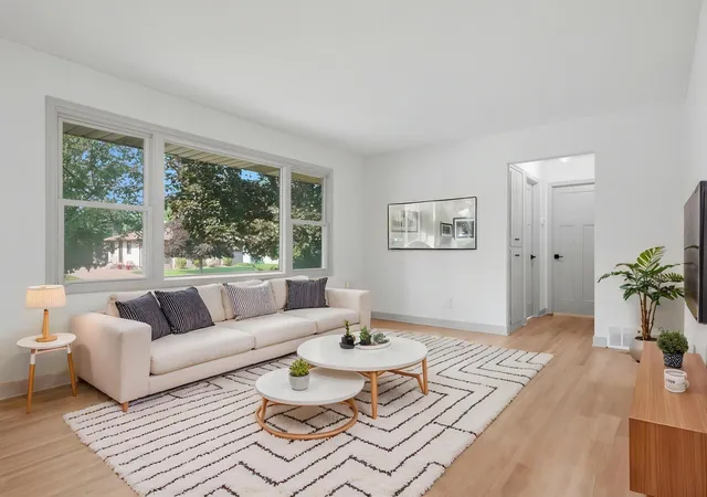 Photo 3 of Sale Pending at 3606 Woodbine Ln N, Minneapolis, MN 55429 | MLS# 7101289 | Listing updated on 2026-09-15