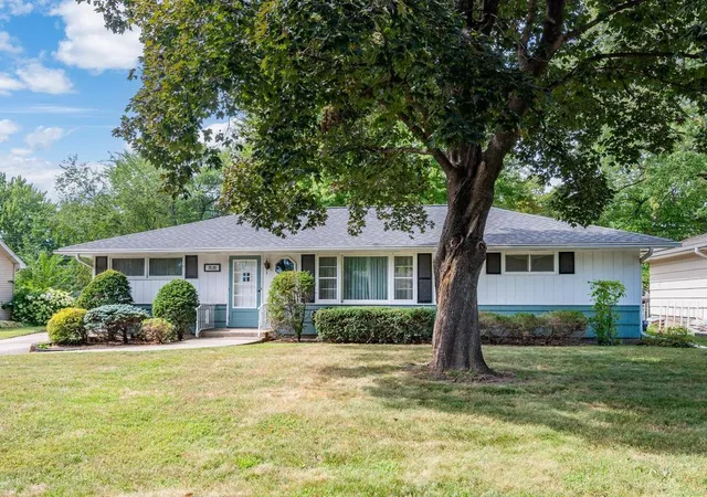 Photo 2 of Sale Pending at 7638 Upton Ave S, Minneapolis, MN 55423 | MLS# 7101593 | Listing updated on 2026-09-10