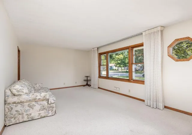 Photo 3 of Sale Pending at 7638 Upton Ave S, Minneapolis, MN 55423 | MLS# 7101593 | Listing updated on 2026-09-10