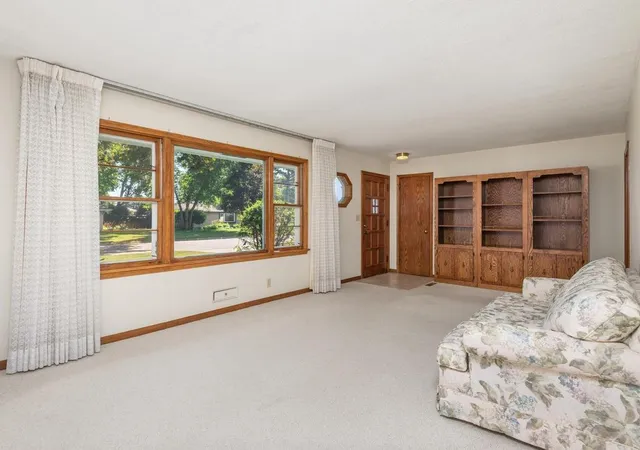 Photo 3 of Sale Pending at 7638 Upton Ave S, Minneapolis, MN 55423 | MLS# 7101593 | Listing updated on 2026-09-10