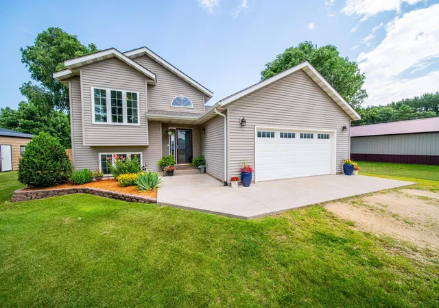 Photo 1 of Sale Pending at 15078 669th Street, Wabasha, MN 55981 | MLS# 7101852 | Listing updated on 2026-09-11