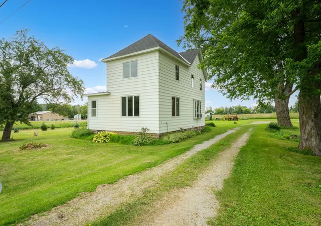 Photo 3 of Single family home for sale at 55570 State Hwy 56, West Concord, MN 55985 | MLS# 7102479 | Listing updated on 2026-09-11