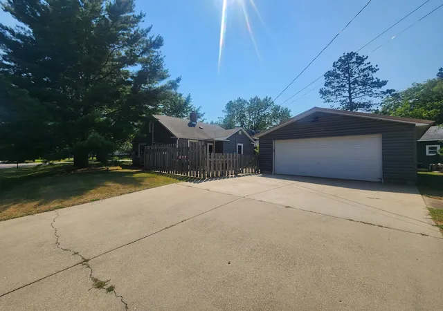 Photo 3 of Sale Pending at 301 High St, Park Rapids, MN 56470 | MLS# 7102487 | Listing updated on 2026-09-14