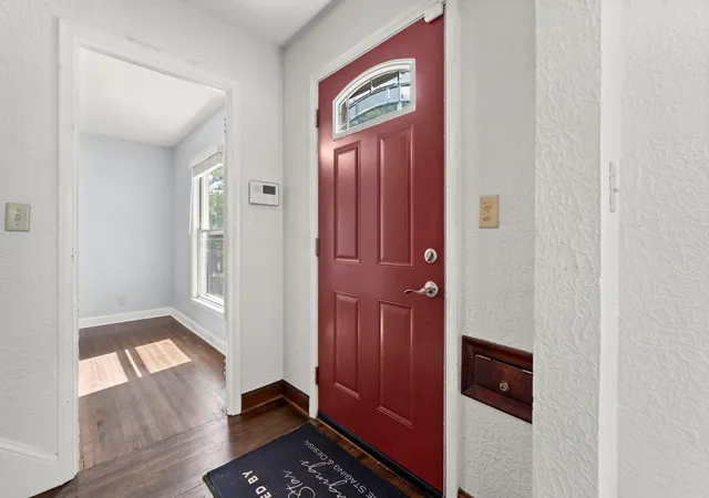 Photo 3 of Single family home for sale at 1047 Dayton Ave, Saint Paul, MN 55104 | MLS# 7102952 | Listing updated on 2026-10-23