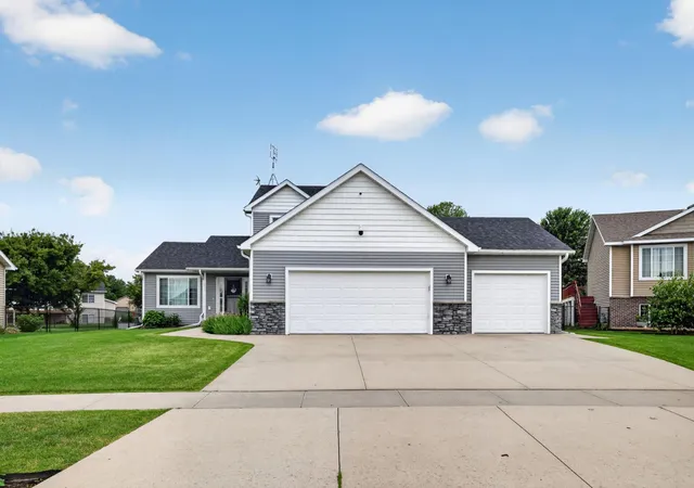 Photo 3 of Single family home for sale at 603 11th Avenue Ne, Kasson, MN 55944 | MLS# 7102981 | Listing updated on 2026-09-14