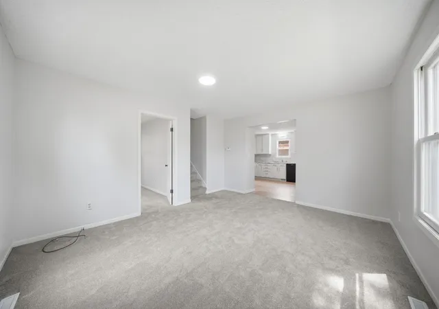 Photo 4 of Sale Pending at 422 10th Avenue SE, Rochester, MN 55904 | MLS# 7103055 | Listing updated on 2026-09-14