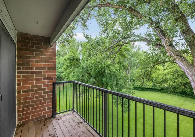 Photo 1 of Sale Pending at 4 Pine Tree Dr #321, Saint Paul, MN 55112 | MLS# 7103221 | Listing updated on 2026-09-14