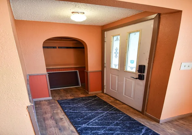 Photo 4 of Single family home for sale at 237 E Nelson Ave, Warren, MN 56762 | MLS# 7103565 | Listing updated on 2026-09-23