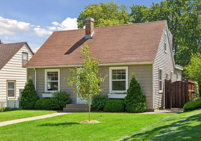 Photo 2 of Single family home for sale at 2733 Georgia Ave S, Minneapolis, MN 55426 | MLS# 7103985 | Listing updated on 2026-09-14