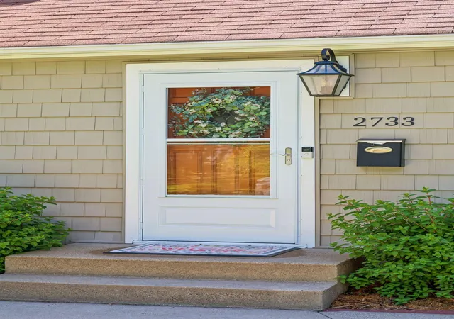 Photo 3 of Single family home for sale at 2733 Georgia Ave S, Minneapolis, MN 55426 | MLS# 7103985 | Listing updated on 2026-09-14