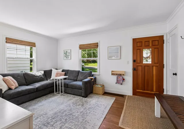 Photo 4 of Single family home for sale at 2733 Georgia Ave S, Minneapolis, MN 55426 | MLS# 7103985 | Listing updated on 2026-09-14