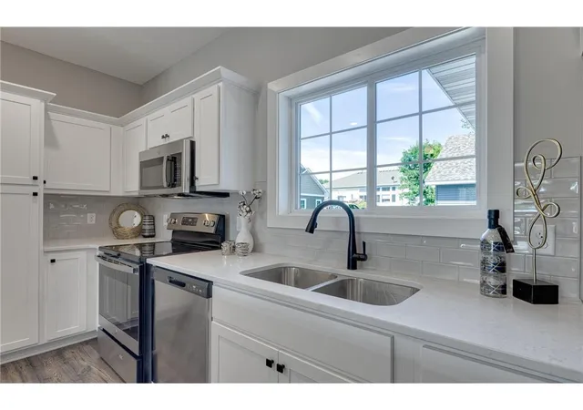 Photo 4 of Townhouse for sale at 22352 Lilac Way, Forest Lake, MN 55025 | MLS# 7103986 | Listing updated on 2026-09-10