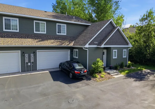 Photo 4 of Single family home for sale at 22294 Lilac Way, Forest Lake, MN 55025 | MLS# 7103994 | Listing updated on 2026-09-10