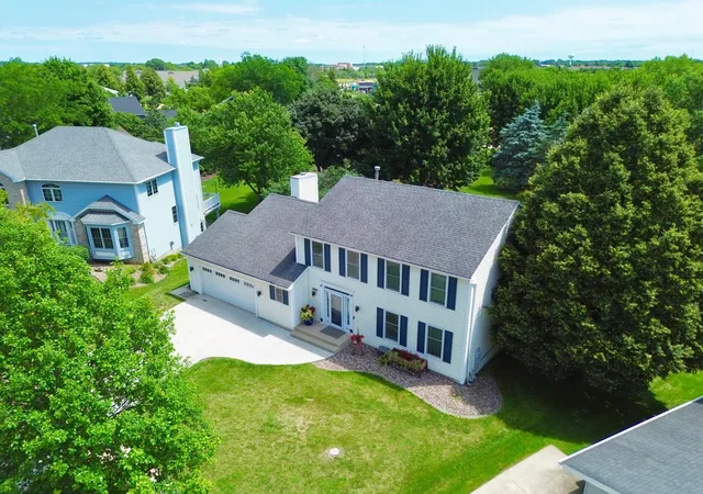 Photo 3 of Single family home for sale at 2024 Northview Ln Ne, Rochester, MN 55906 | MLS# 7104294 | Listing updated on 2026-09-15