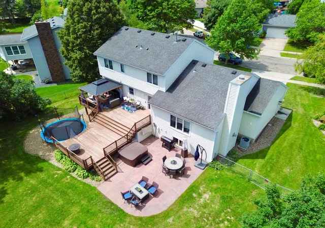 Photo 4 of Single family home for sale at 2024 Northview Ln NE, Rochester, MN 55906 | MLS# 7104294 | Listing updated on 2026-09-15
