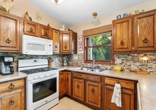 Photo 3 of Single family home for sale at 2517 Woodland Dr, Faribault, MN 55021 | MLS# 7104364 | Listing updated on 2026-09-14