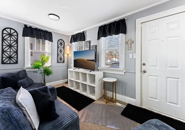 Photo 3 of Single family home for sale at 1842 Arlington Ave E, Saint Paul, MN 55119 | MLS# 7104375 | Listing updated on 2026-10-23